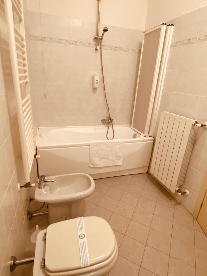 Amici Miei Rooms Кремона Екстериор снимка