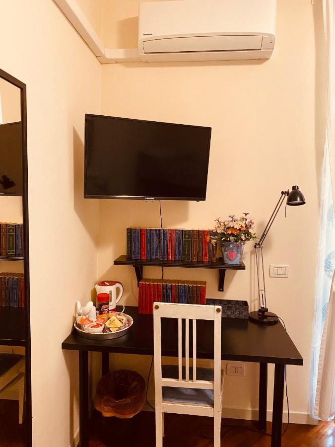 Amici Miei Rooms Кремона Екстериор снимка