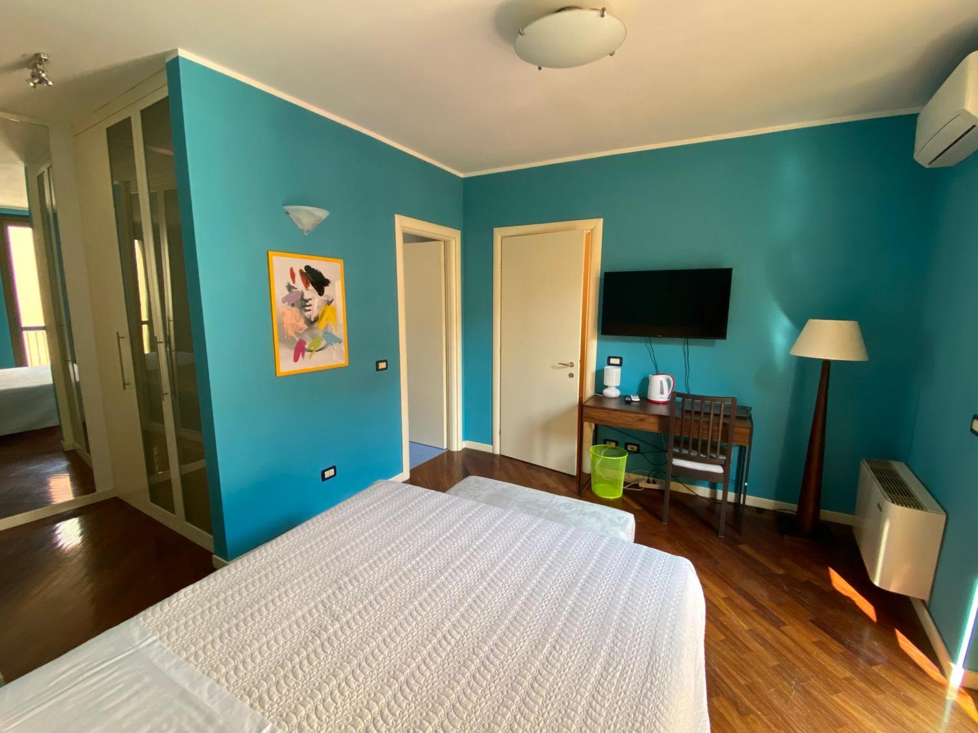 Amici Miei Rooms Кремона Екстериор снимка
