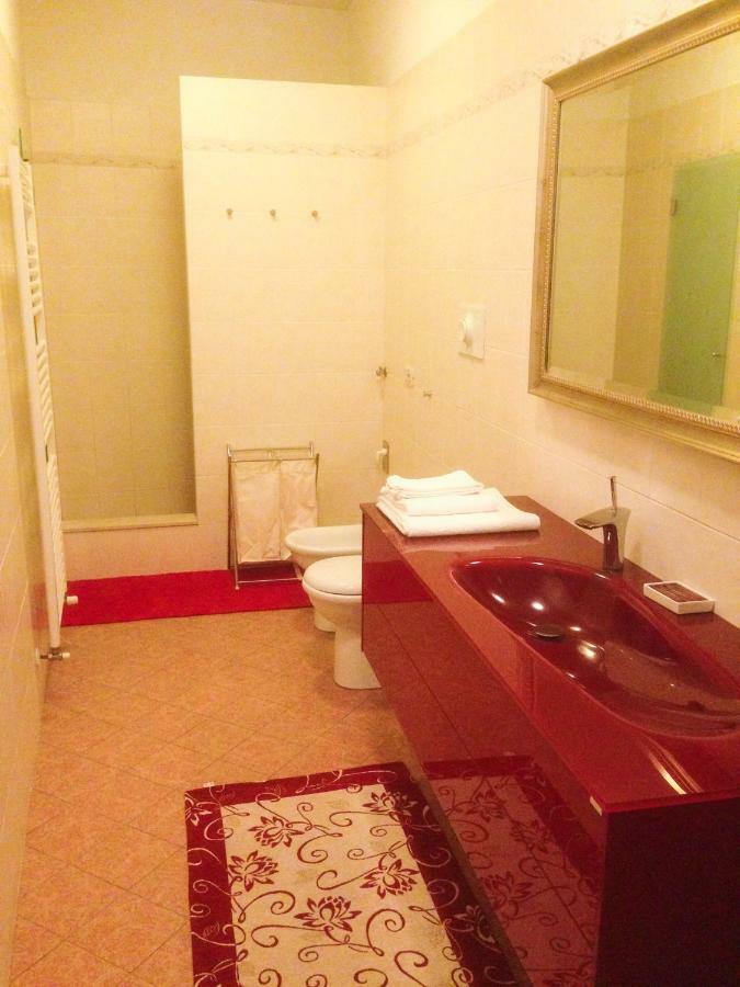 Amici Miei Rooms Кремона Екстериор снимка